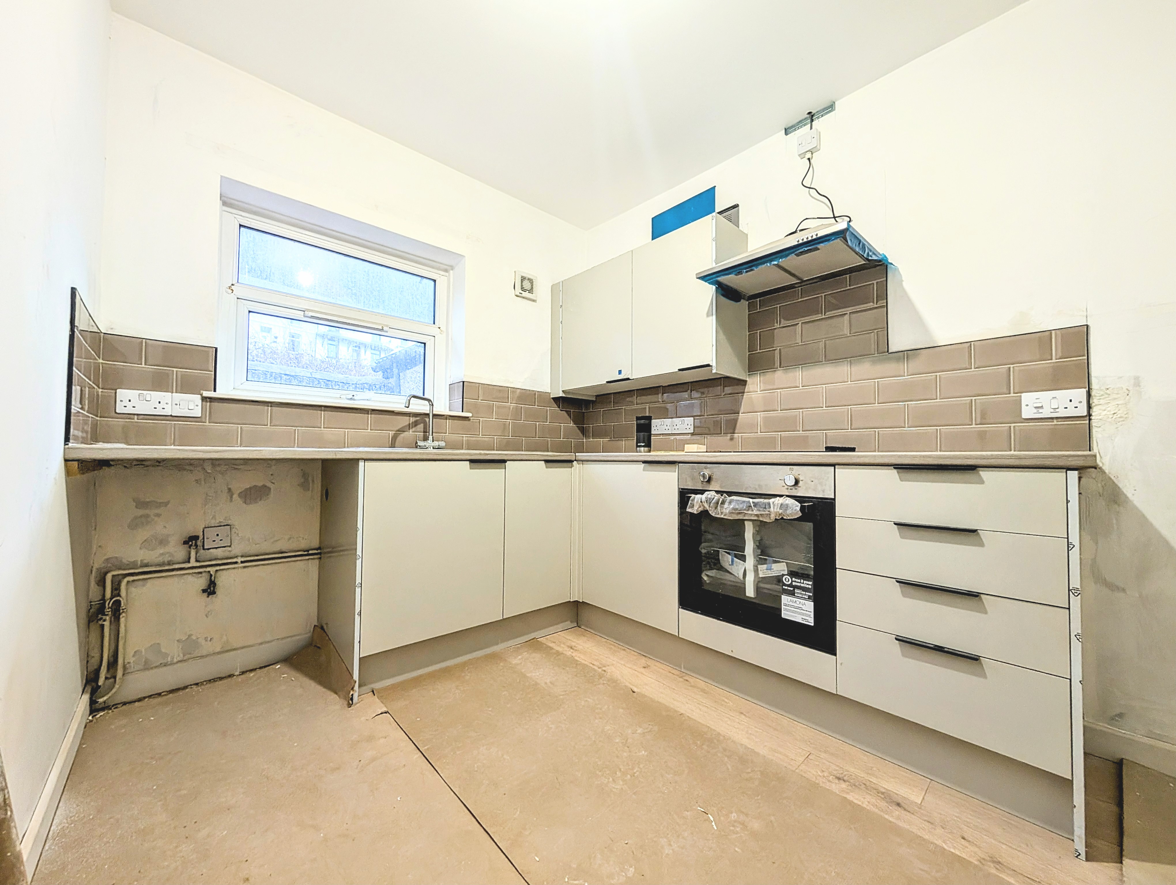 77A, Clydach Road, TONYPANDY photo 4
