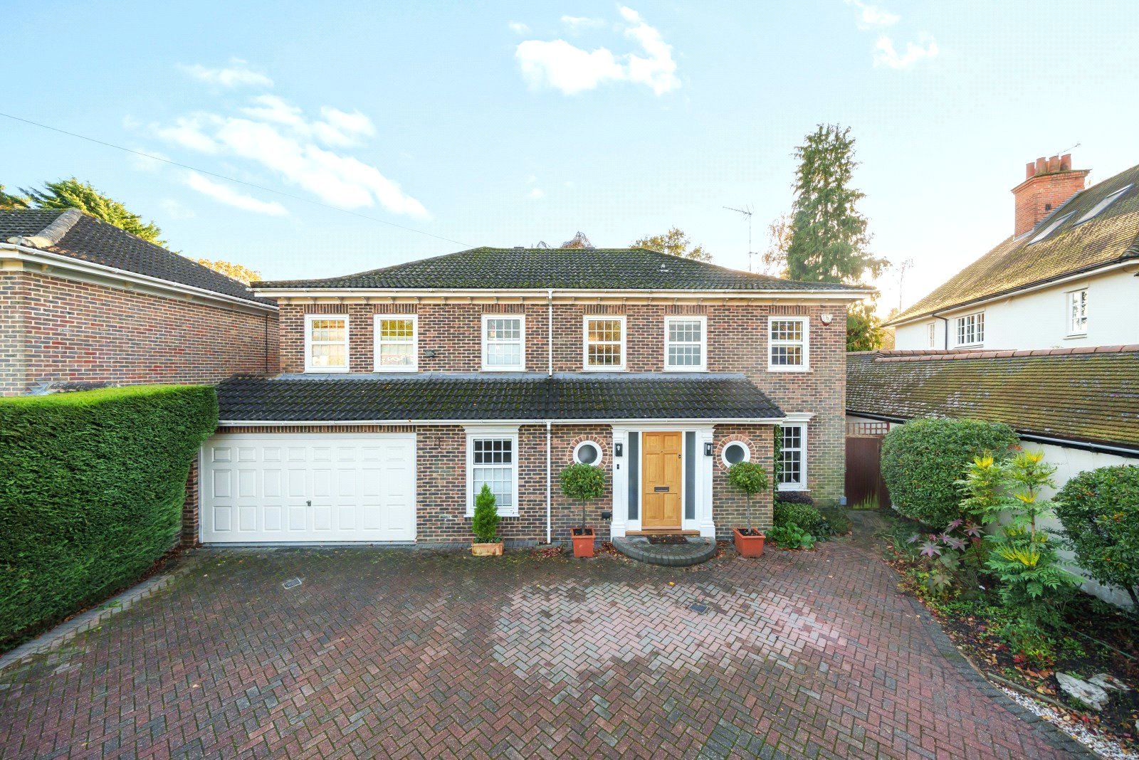 6 bedroom detached house for sale 0