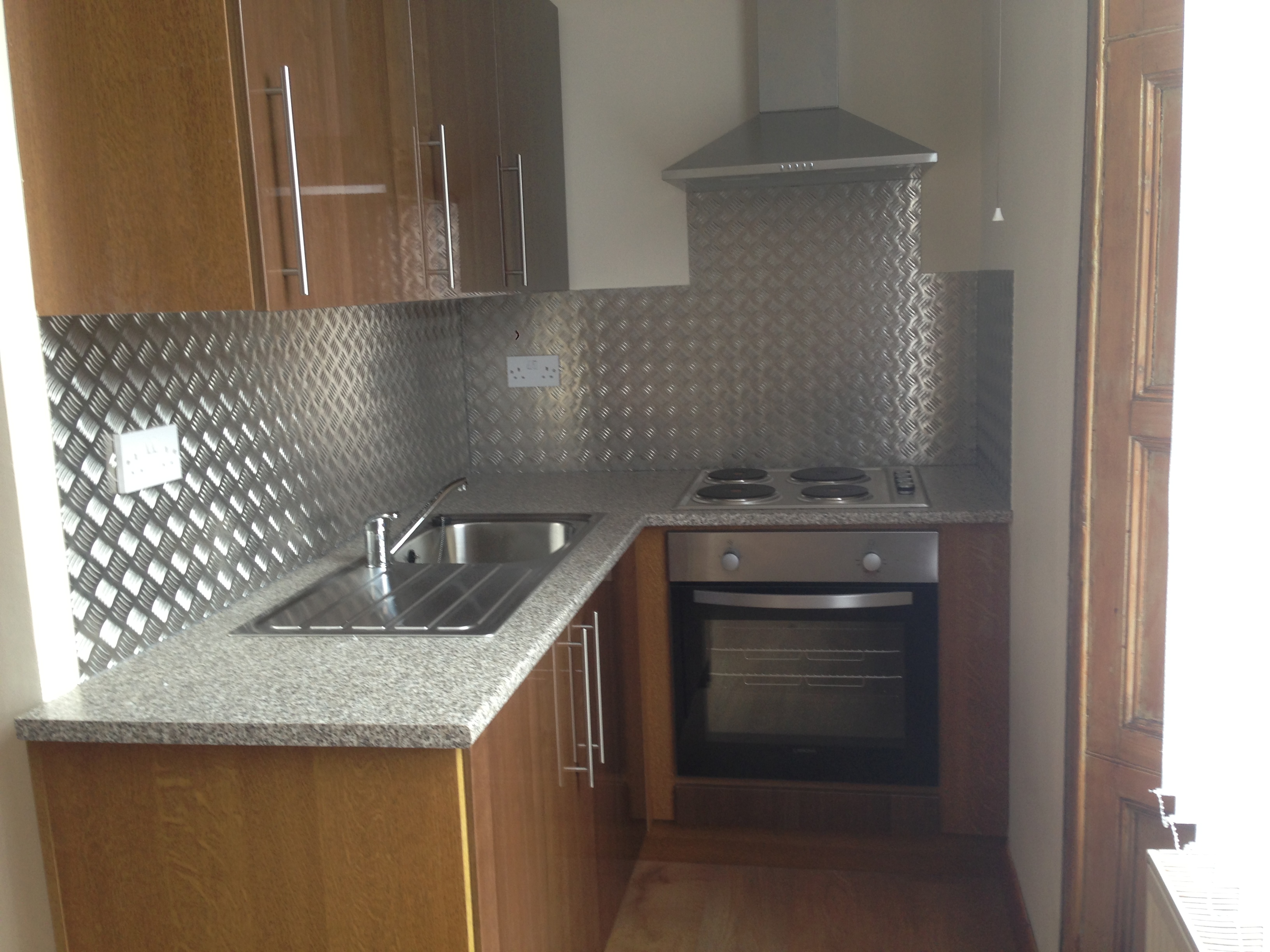 Flat 4, 5 Savile Terrace, Savile Park Road, Halifax photo 4