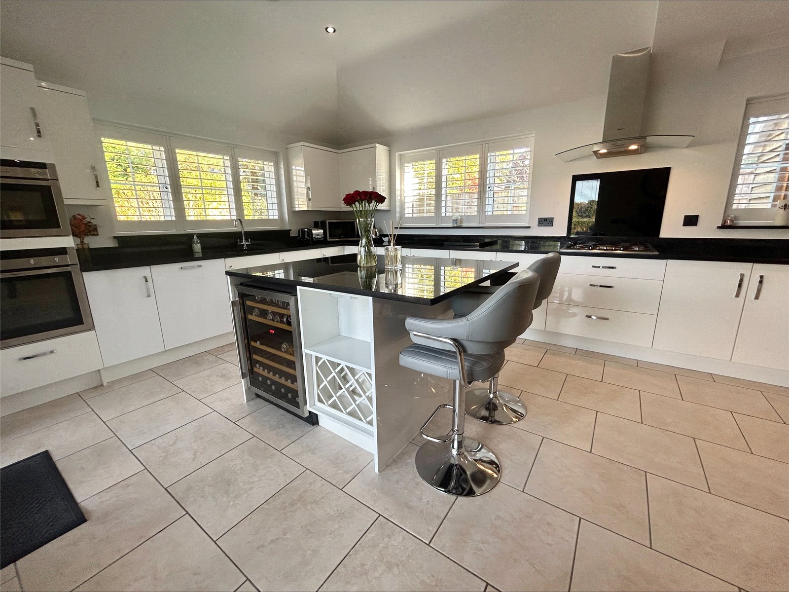 4 bedroom detached house for sale 0