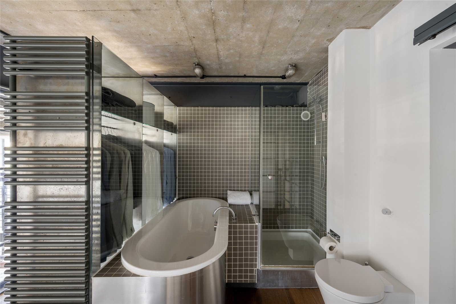 4 bedroom flat for sale 0