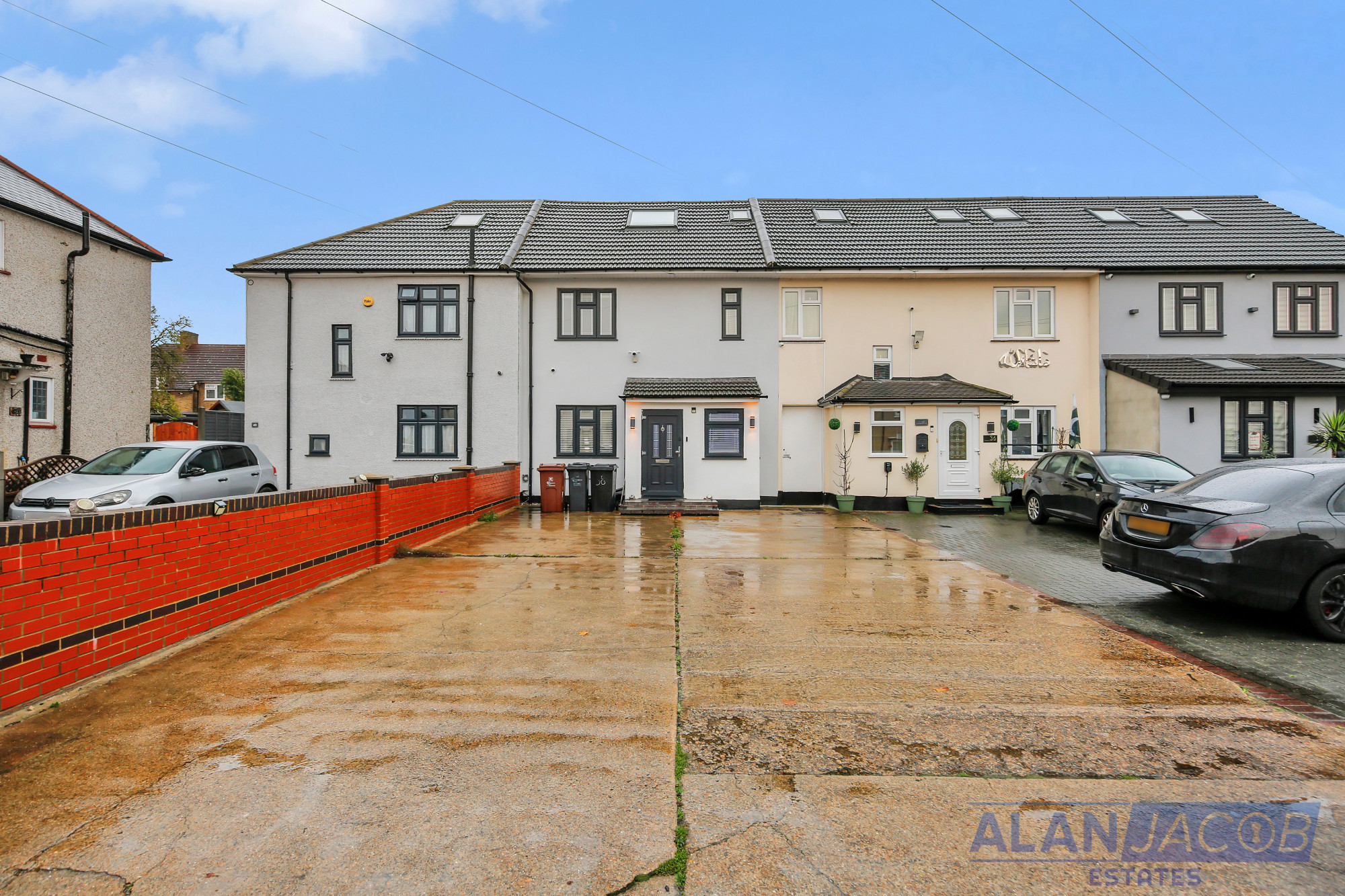 38, Greenway, Dagenham photo 2