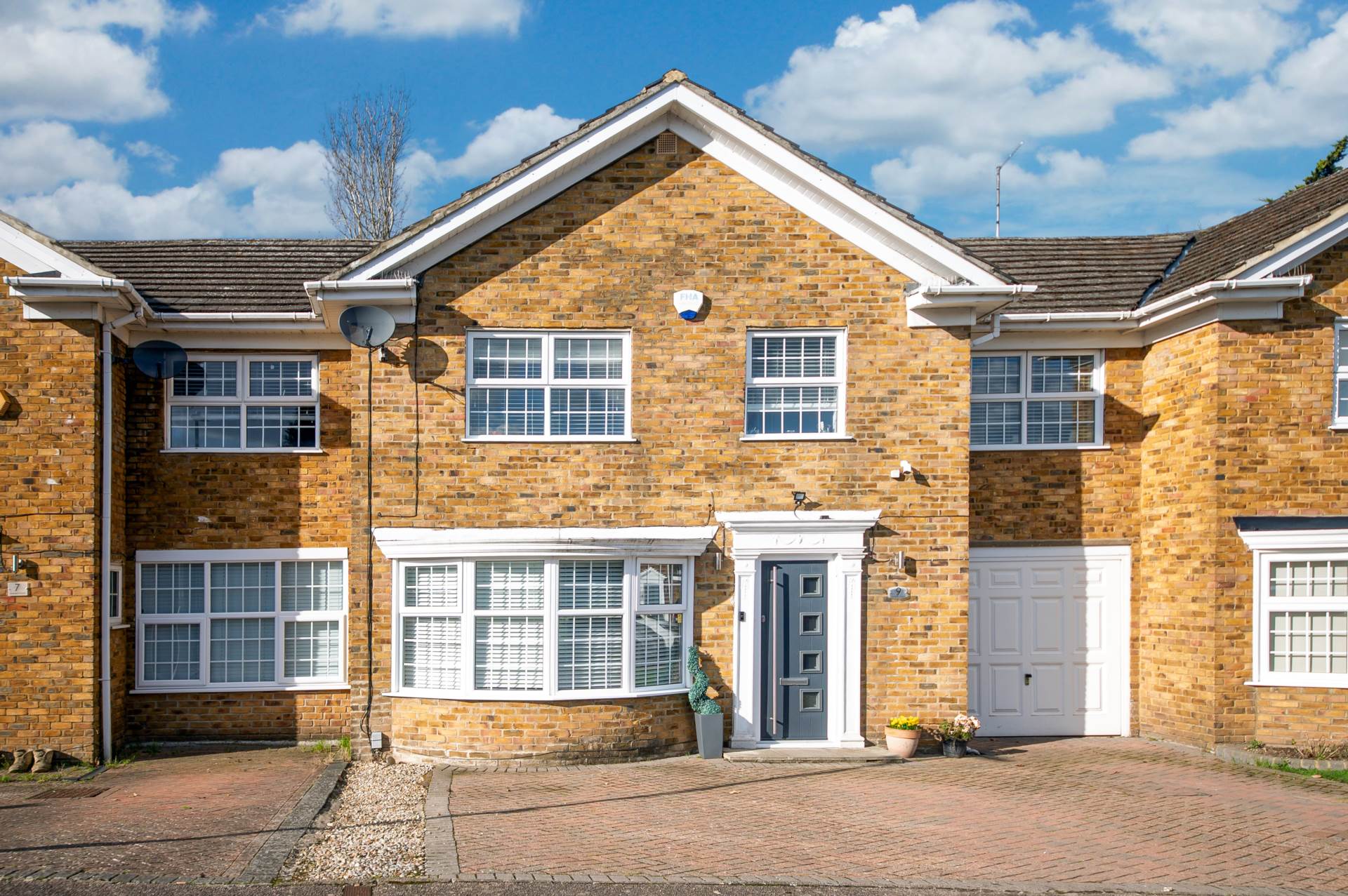 4 bedroom detached house for sale in Walton-on-Thames