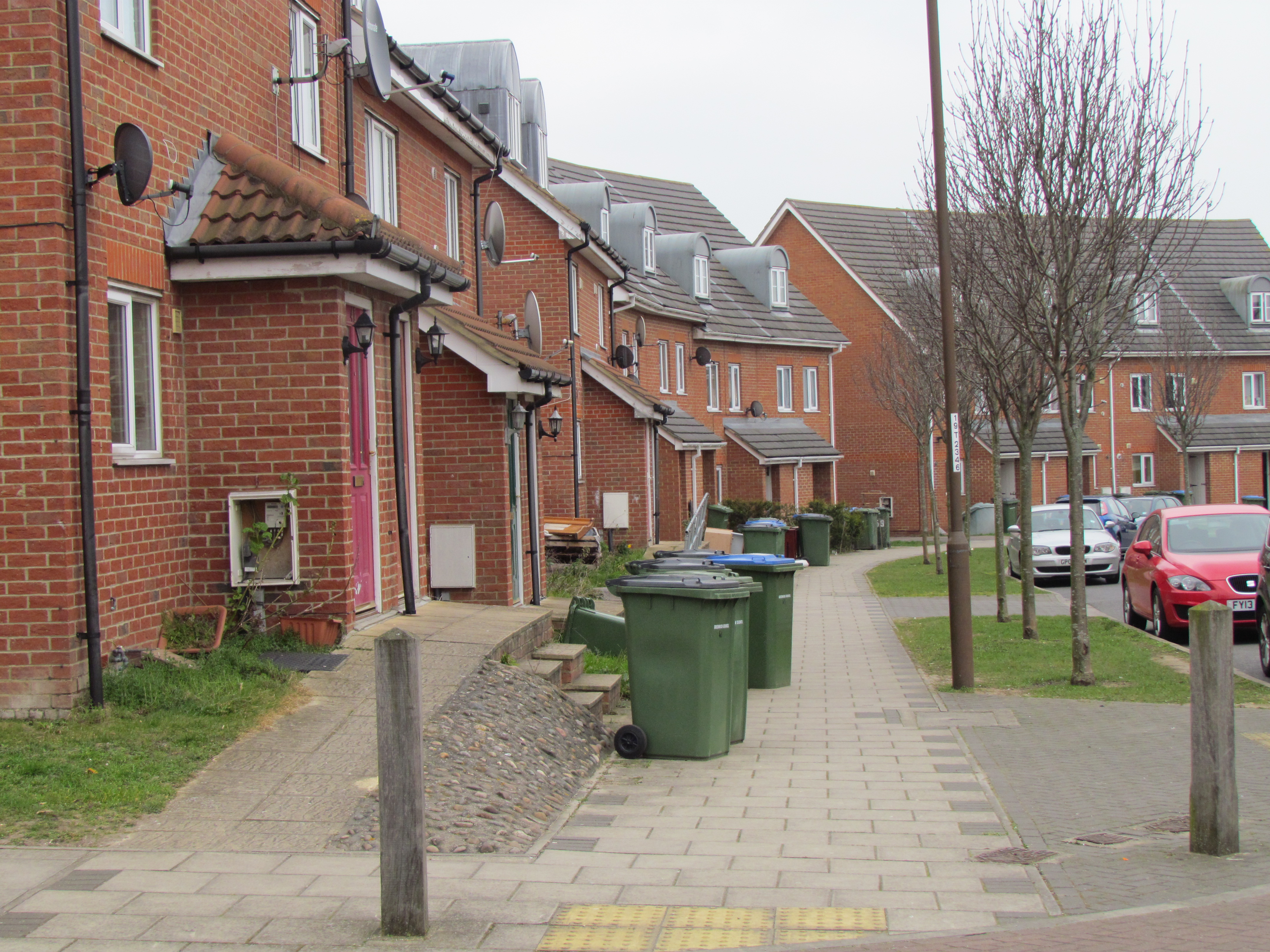 Hill View Drive, Thamesmead photo 2