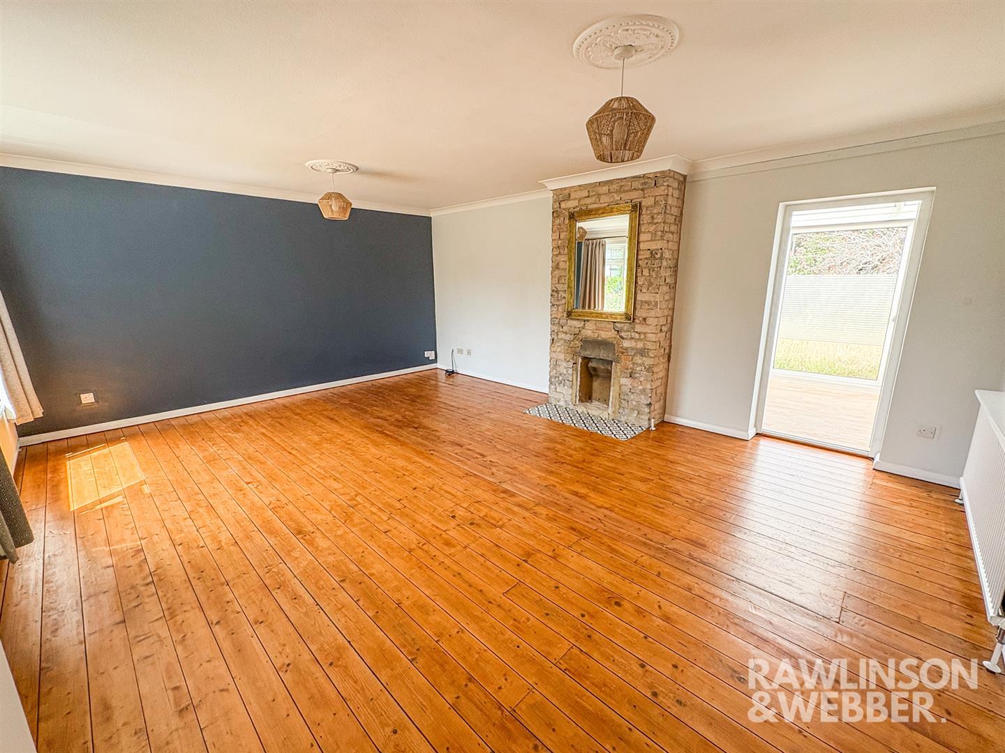 3 bedroom detached house for sale 0