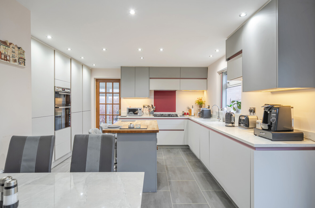 6, Poplar Tree Drive, Devon photo 3