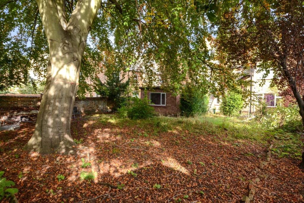 40j,, Clapham Road, Bedfordshire photo 5