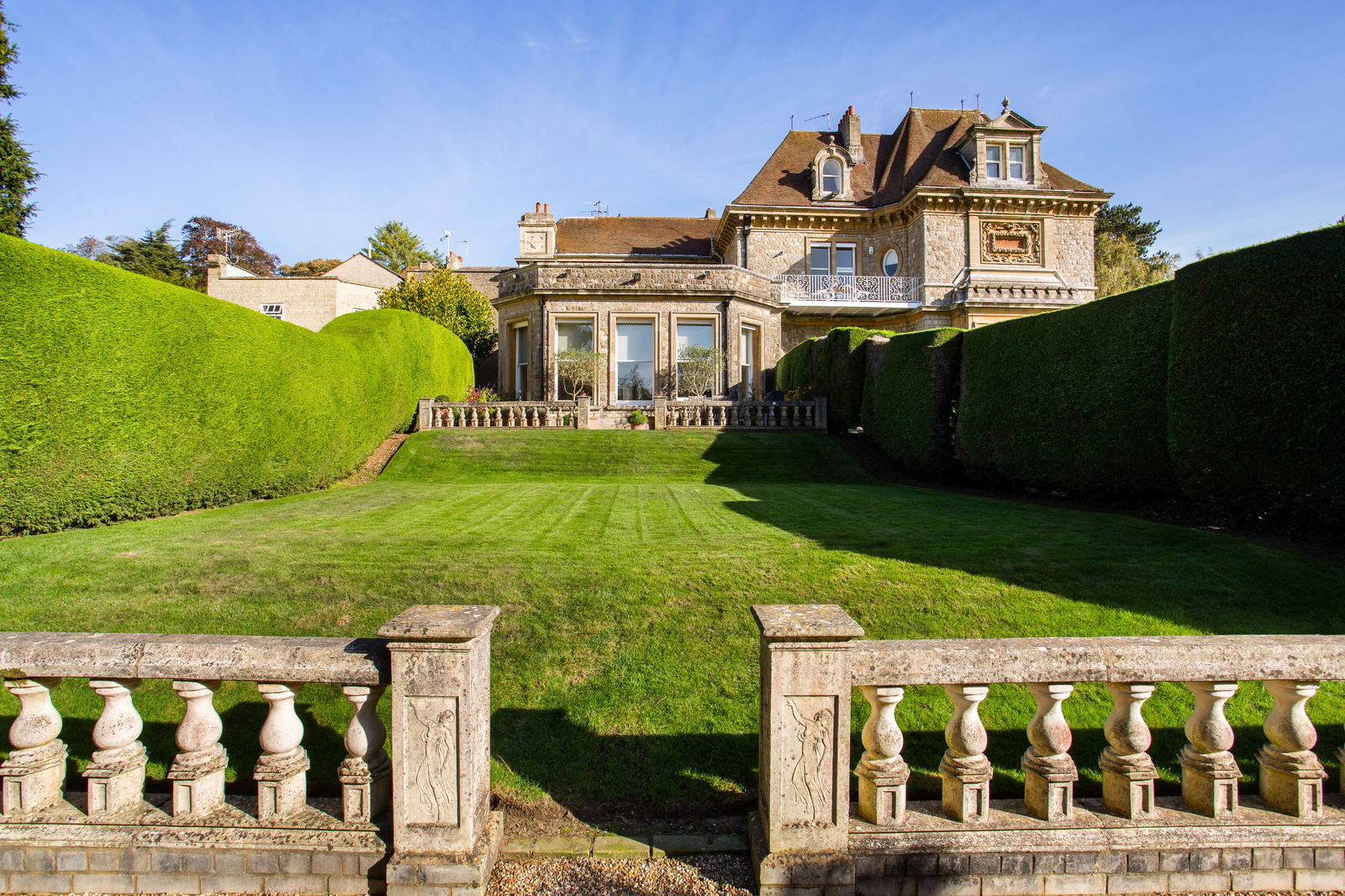4 bedroom town house for sale 0