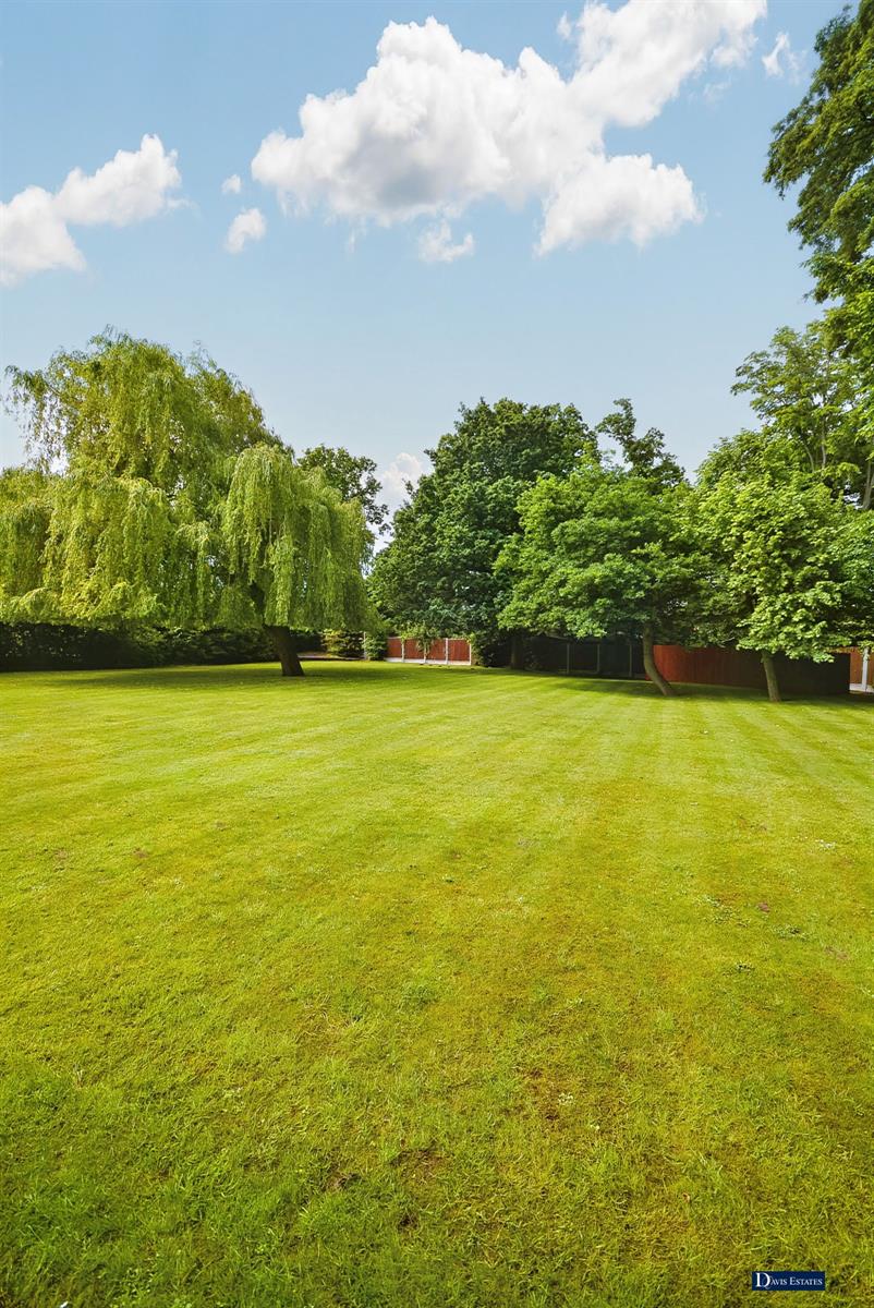 Photos of Woodlands Avenue, Emerson Park, Hornchurch RM11 61631051