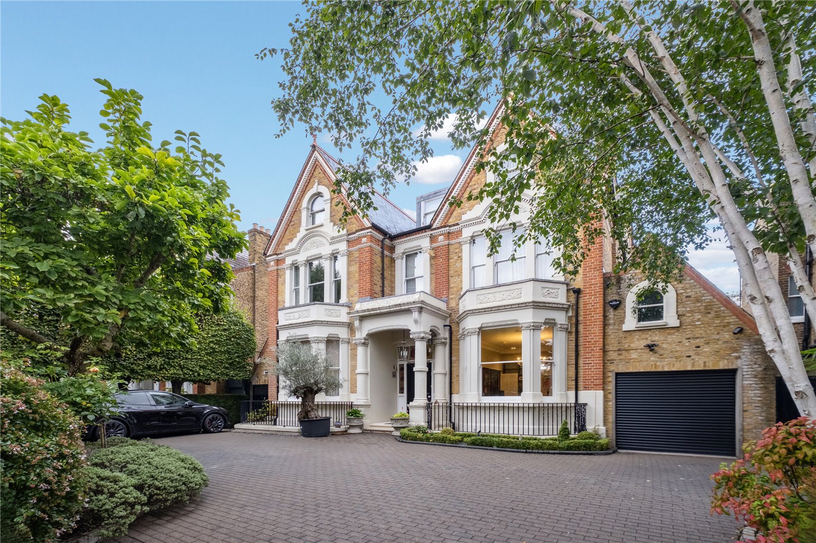 5 bedroom semi-detached house for sale