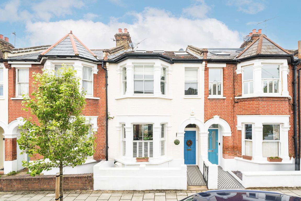 3 bedroom mews house for sale
