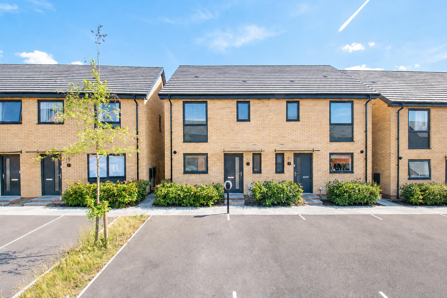 7, Hallikar Drive, Milton Keynes photo 2