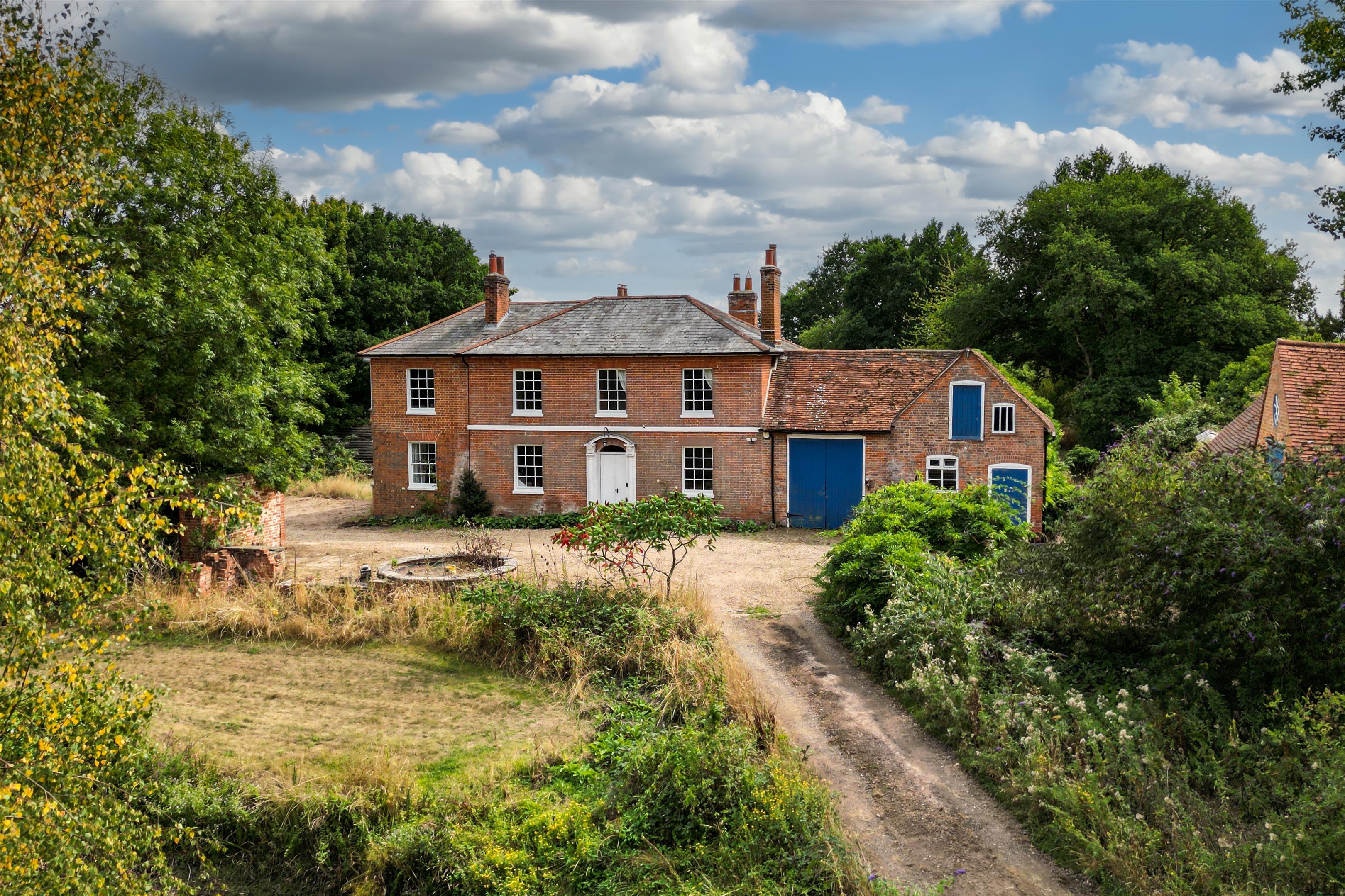 5 bedroom detached house for sale 0