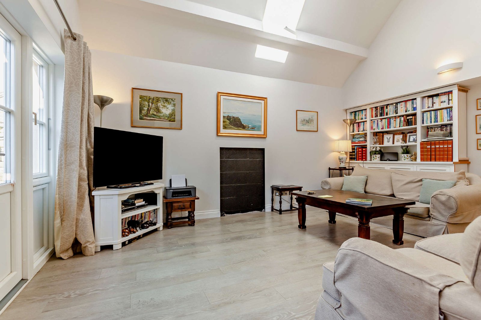 7 bedroom detached house for sale 0