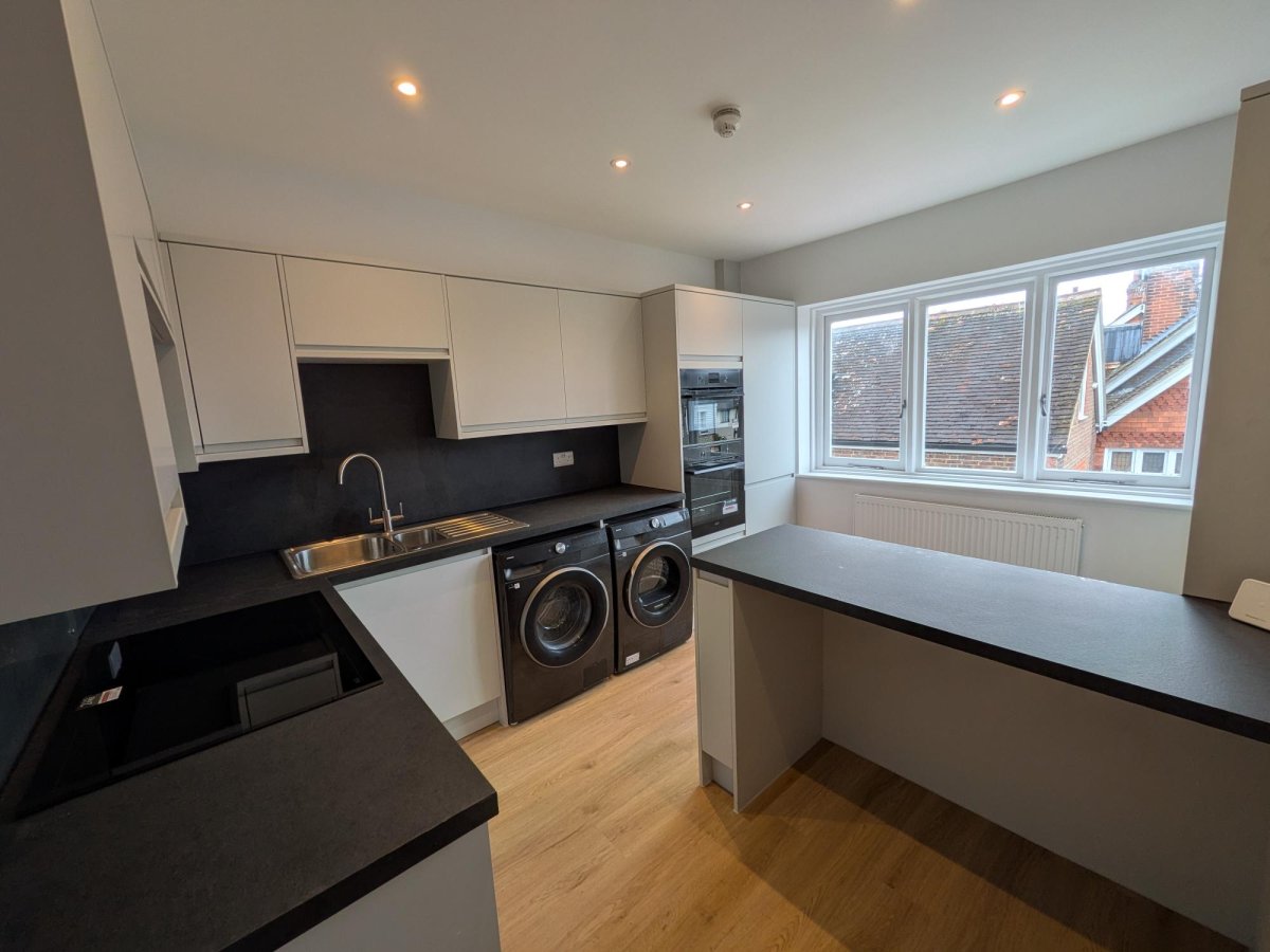 Room 2, 71a, High Street, Reigate photo 4