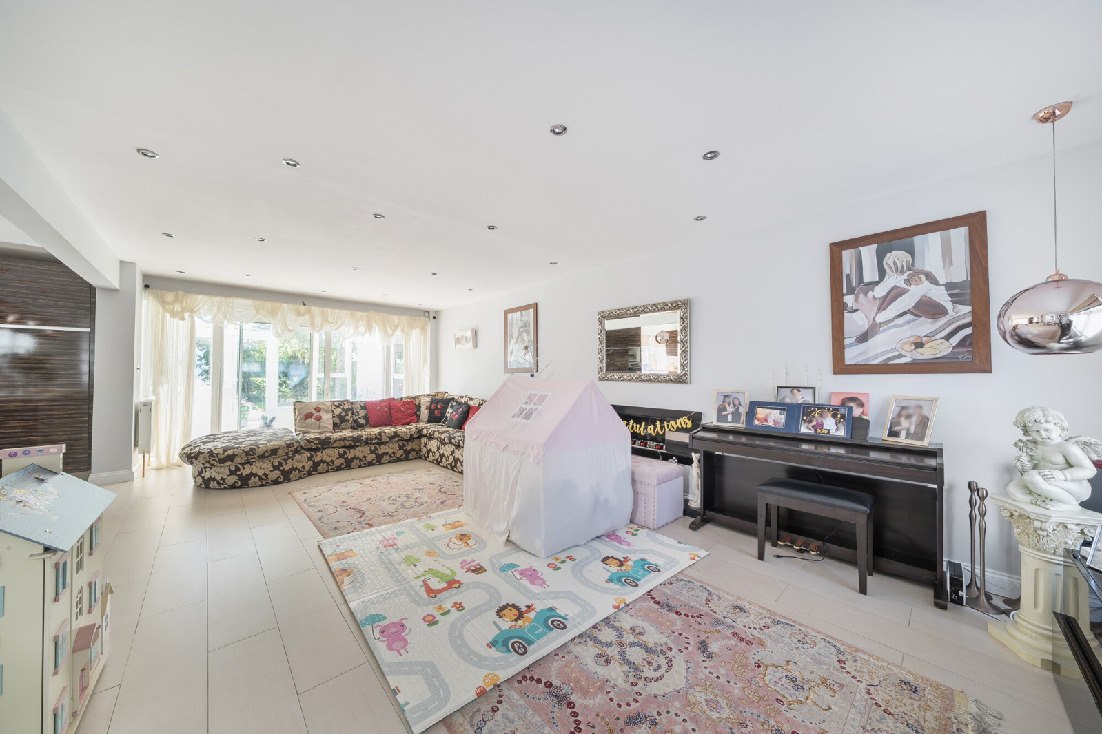 3 bedroom detached house for sale 0