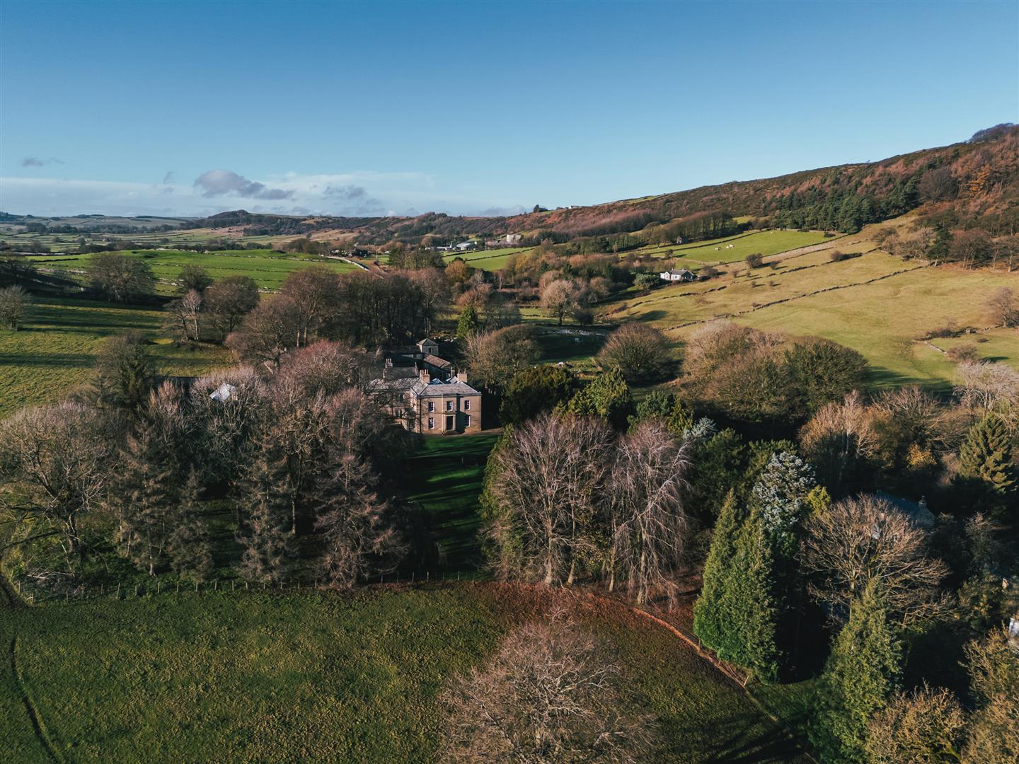 8 bedroom detached house for sale 0