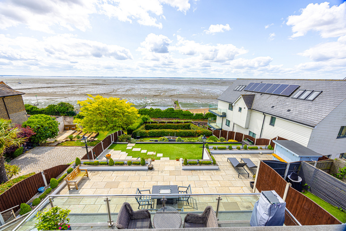 3 bedroom detached house for sale 0