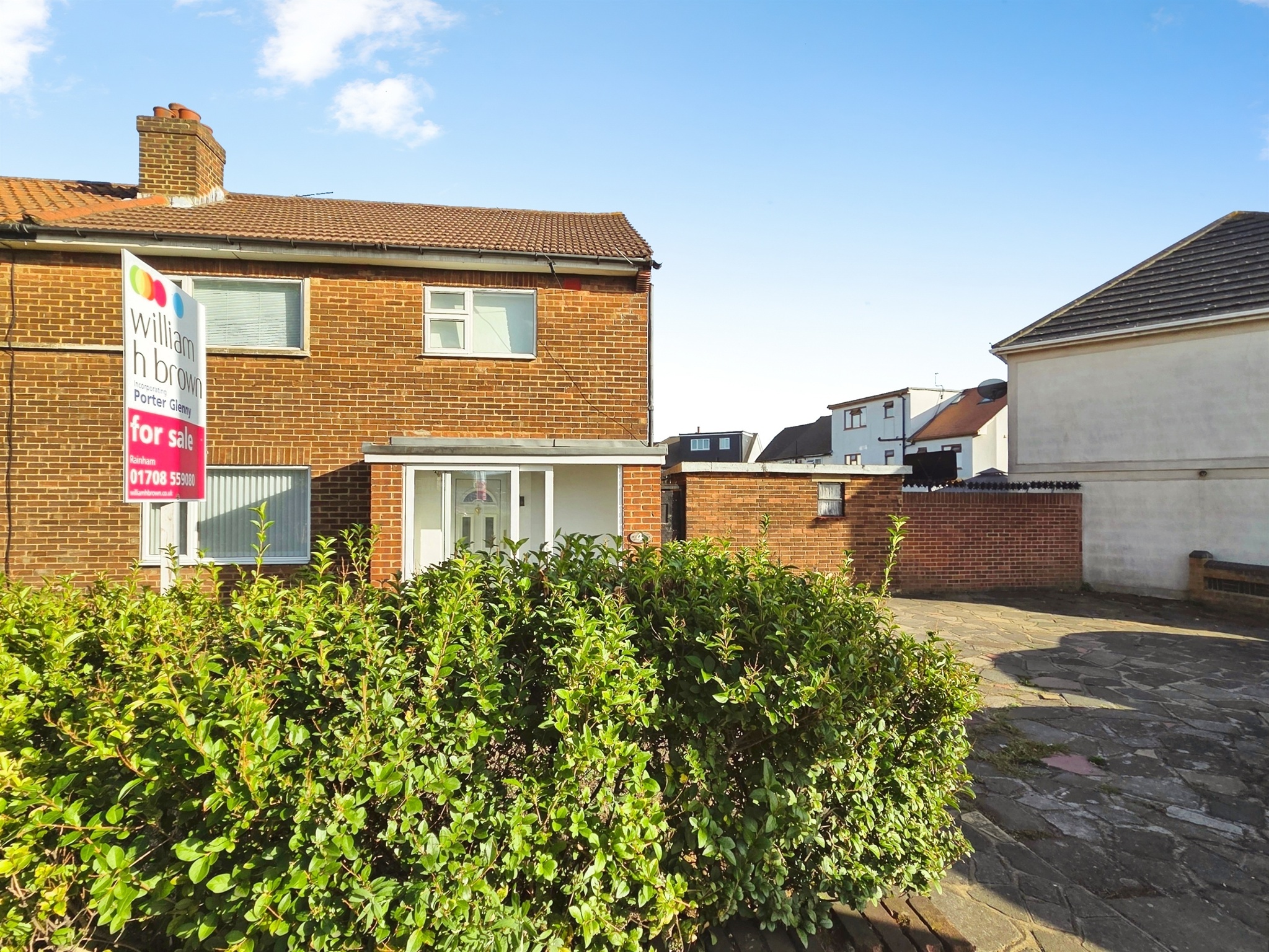 4, Cherry Tree Lane, Rainham photo 3