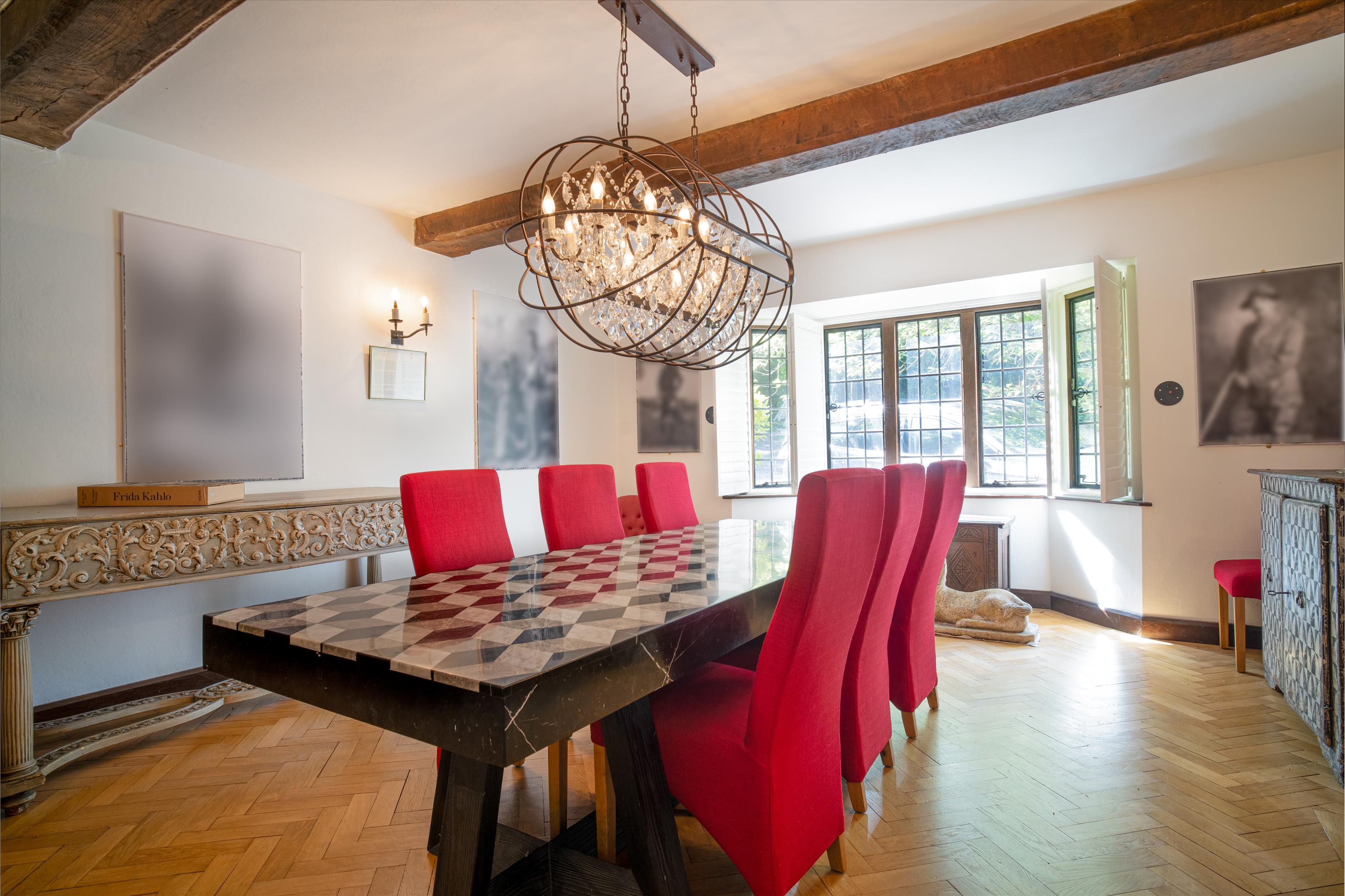 8 bedroom town house for sale 0