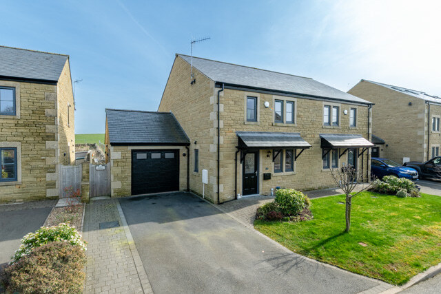 3-bed house on 7, Dalesview Close, Lancaster, £425,000