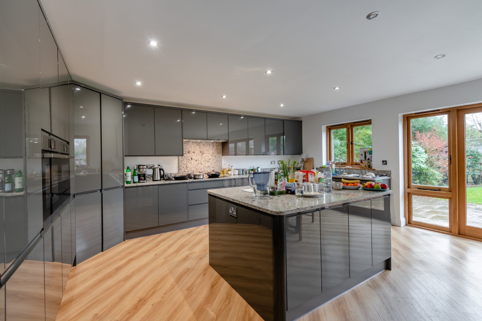 8 bedroom detached house for sale 0