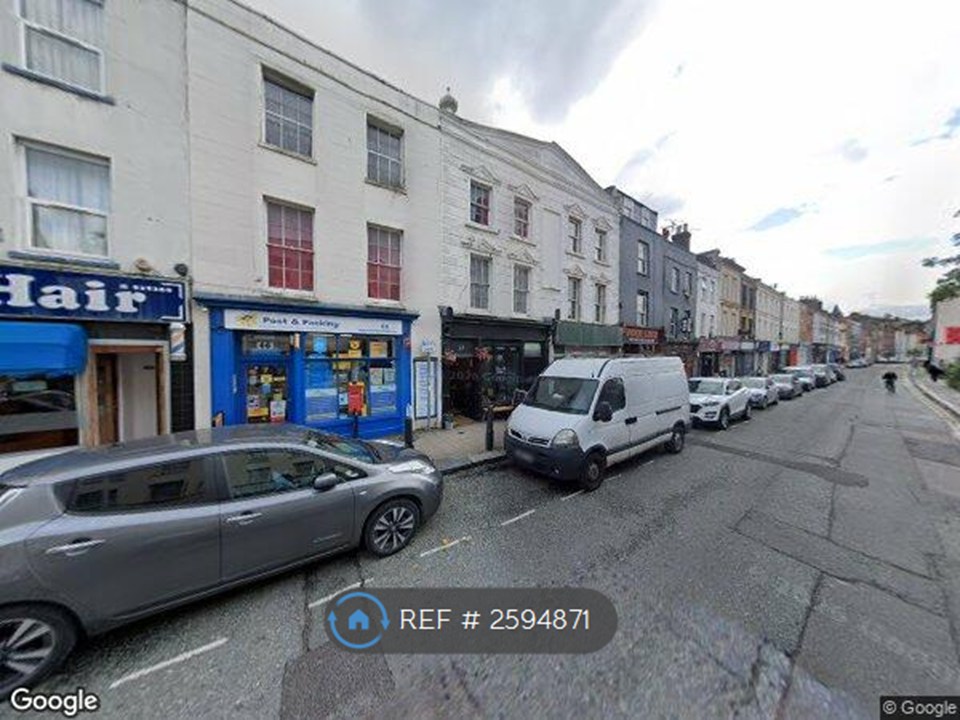 Flat, Nora Court High St, Chatham photo 2