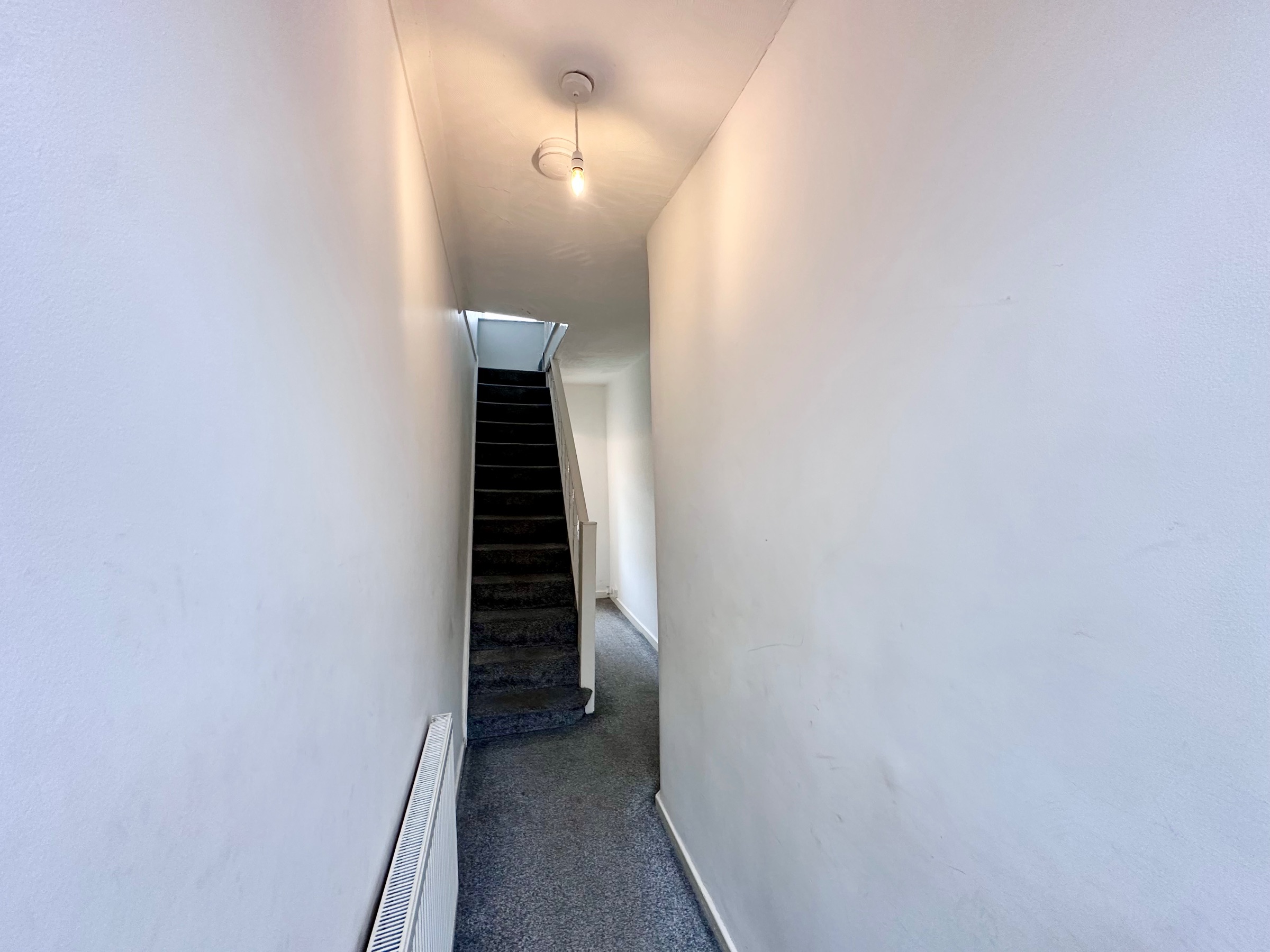 140 Victoria Street, Bridgend photo 3