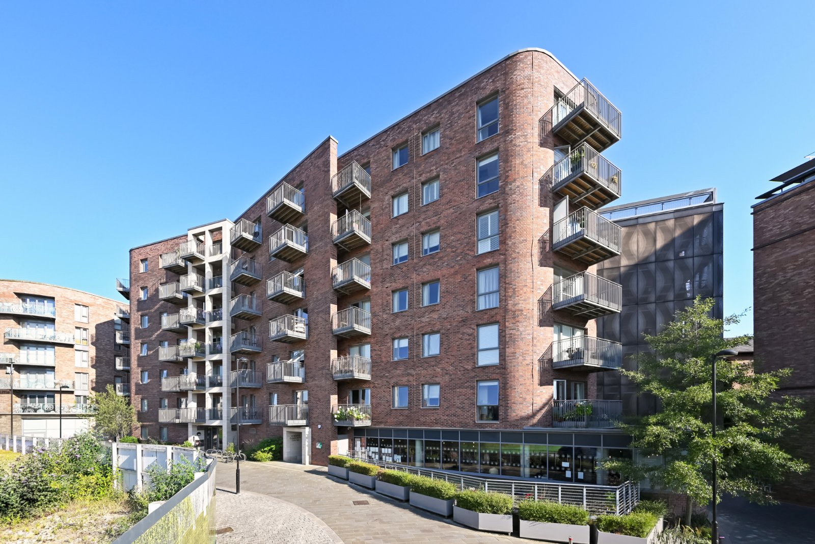 2-bed flat on Flat, 42, Bellerby Court, York, £1,450/mo