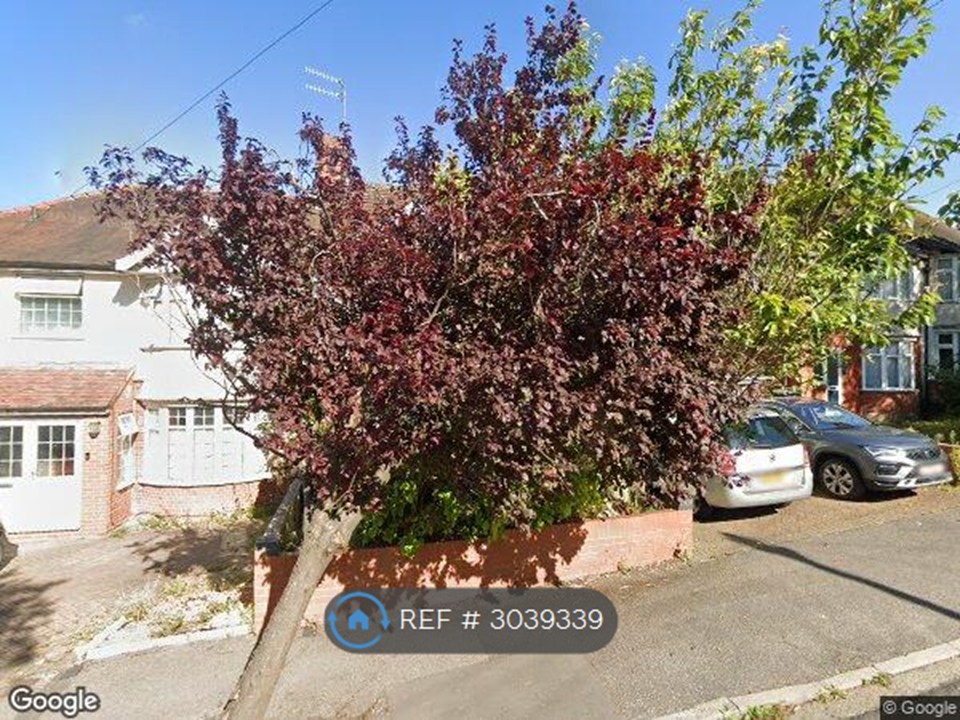 Wardown Crescent, Luton photo 2