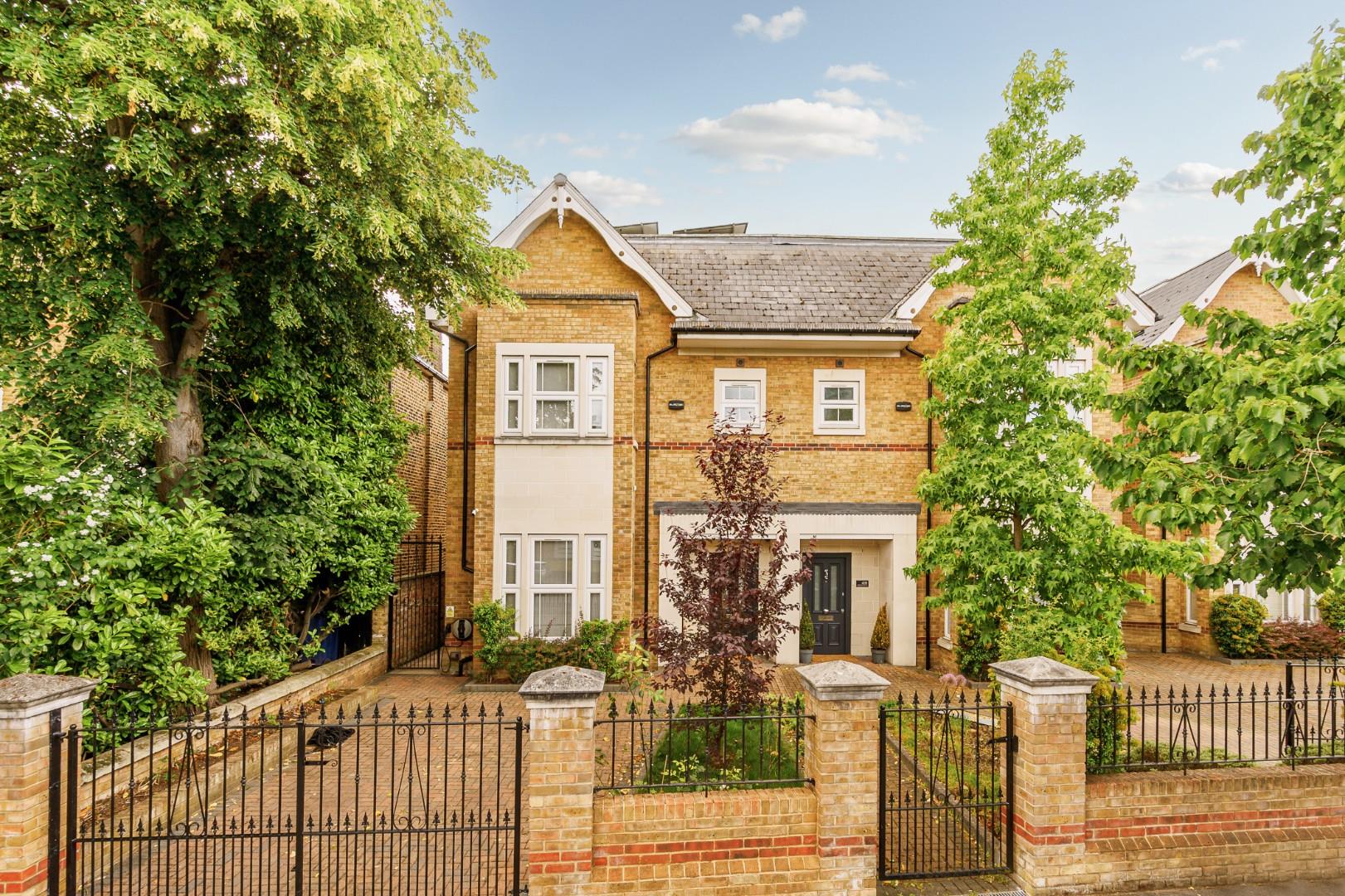 5 bedroom property for sale 0