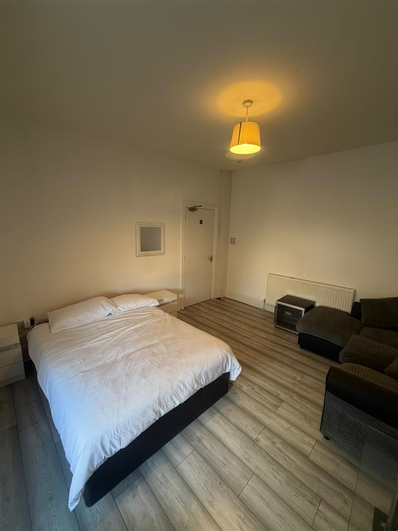 26A, Balfour Road, Ilford photo 3