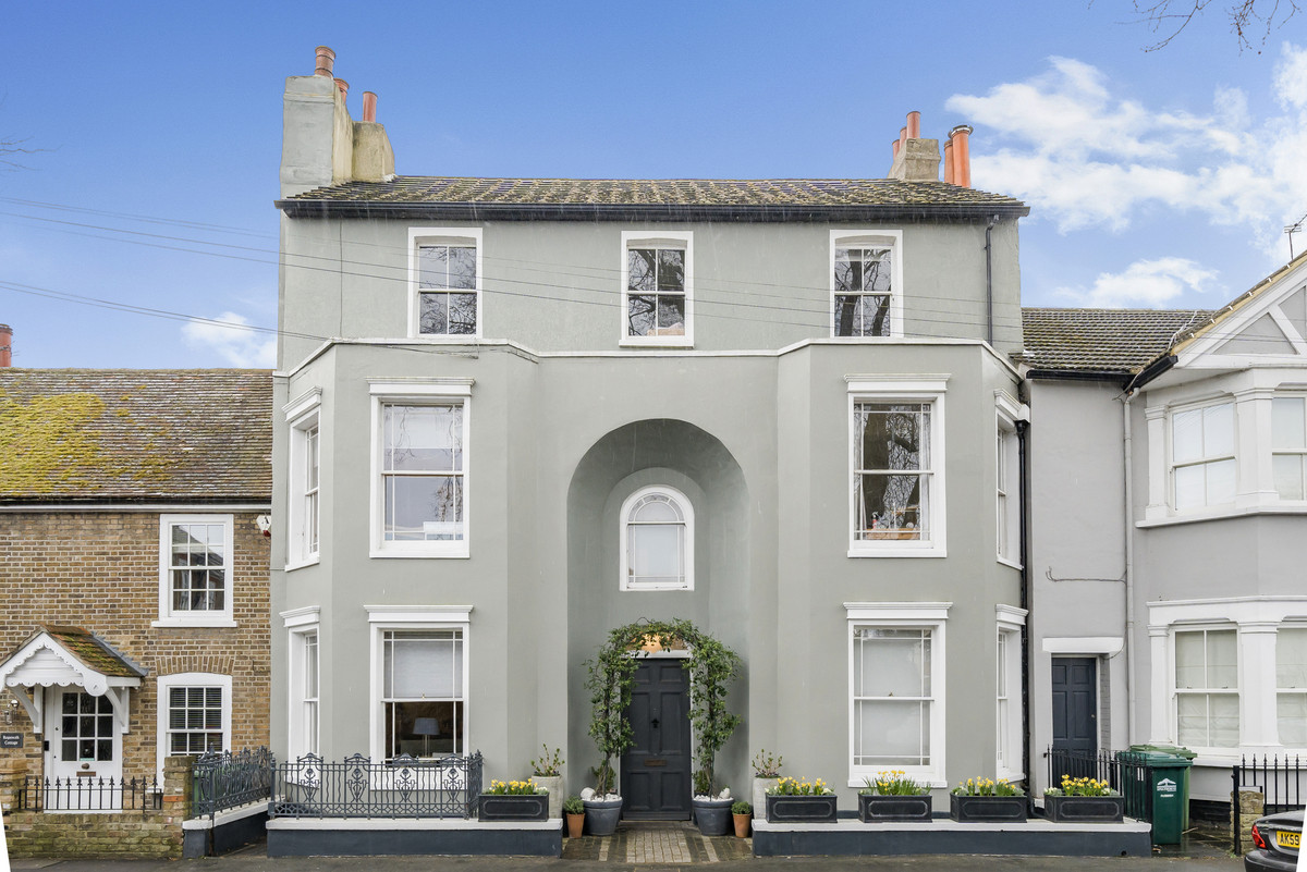 6 bedroom terraced house for sale 0