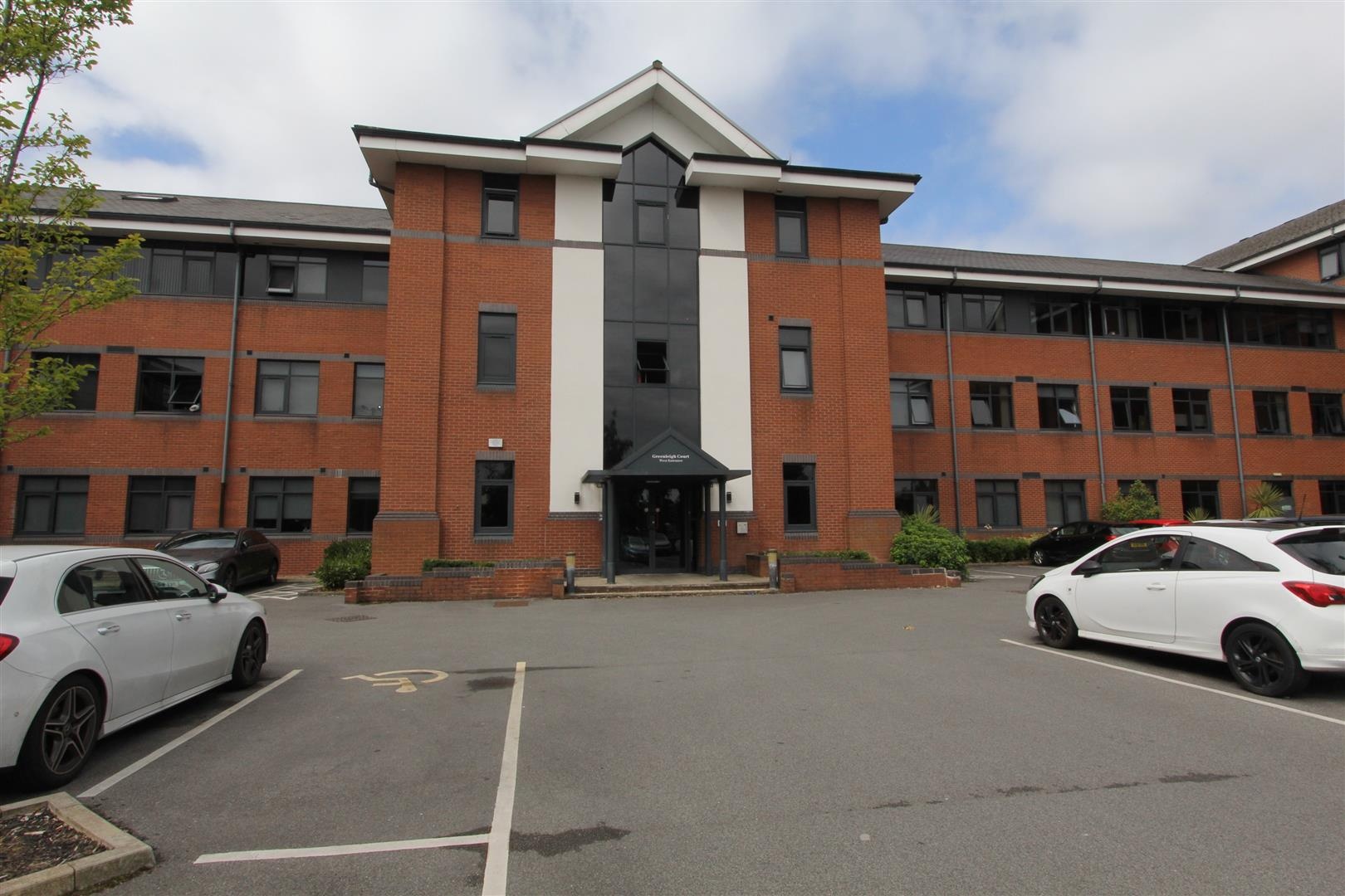 52 Greenleigh Court Dawsons Square Pudsey, Pudsey photo 2