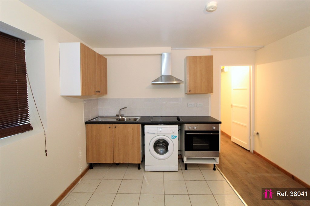 12, Tay Road, Coventry photo 5