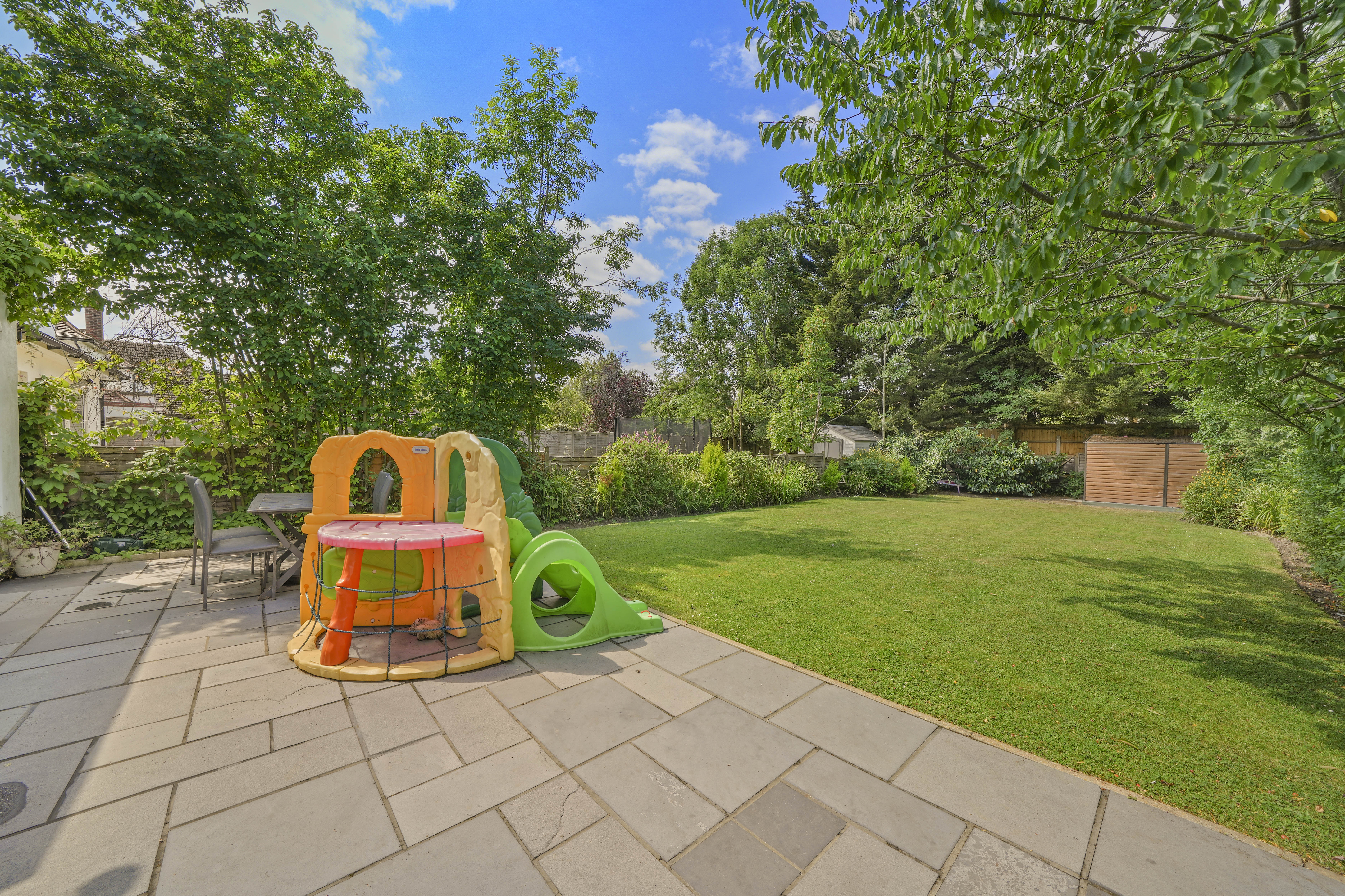 6 bedroom link-detached house for sale 0