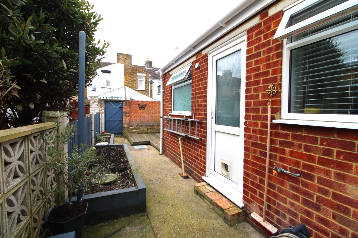 Photos of Berridge Road, Sheerness, Kent ME12 61908027 PrimeLocation