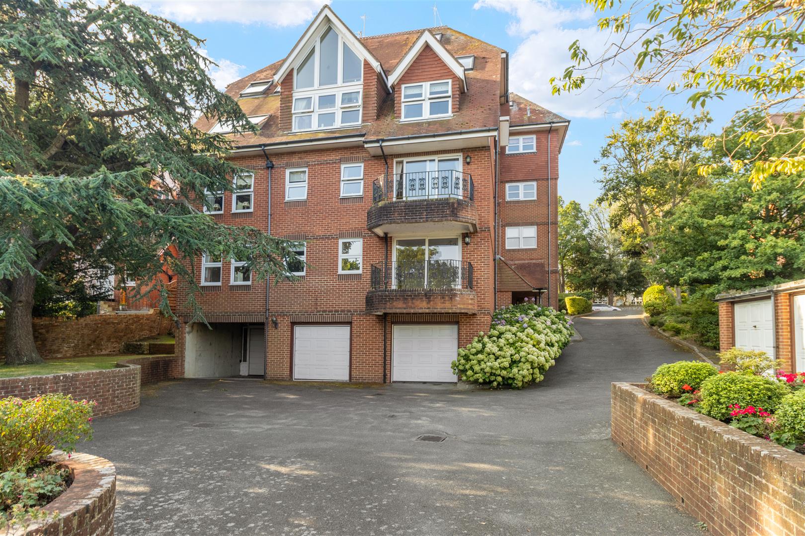 3-bed flat on Flat 9 Hunters Lodge, 40, St. Johns Road, Eastbourne, £499,000
