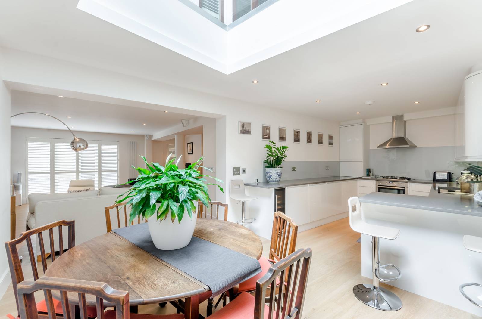 3 bedroom semi-detached house for sale 0