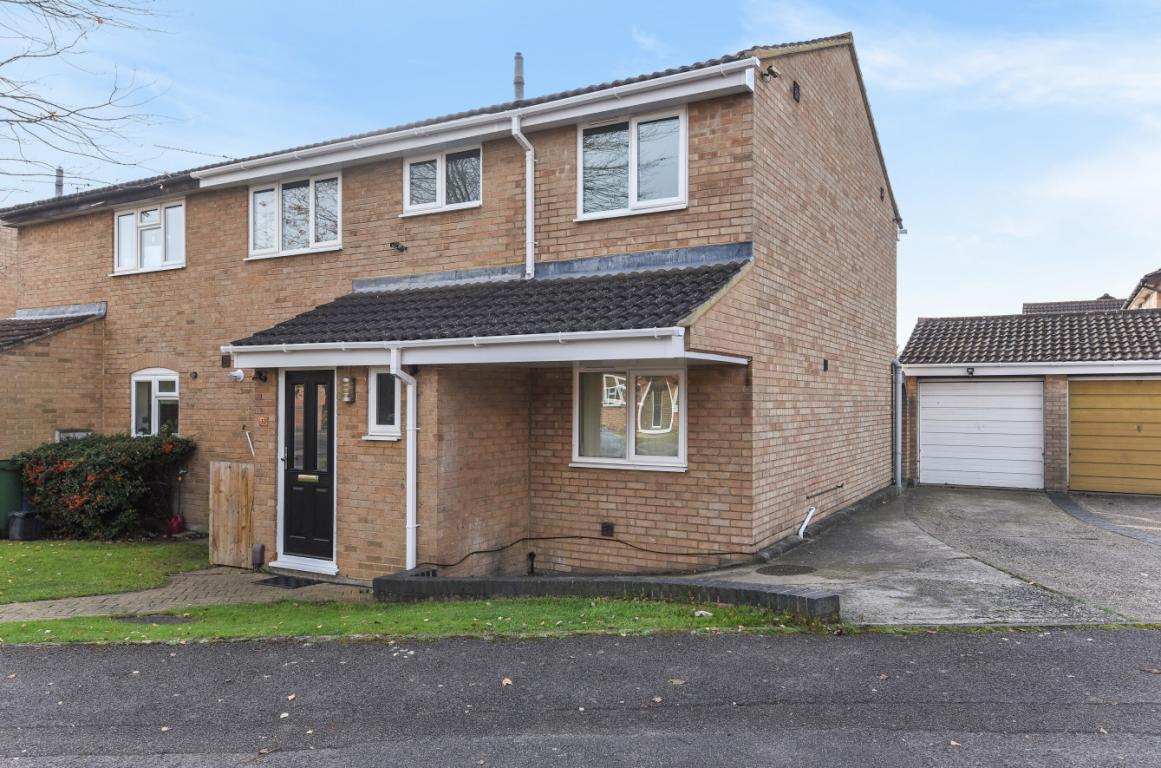 Free property report 32, Lowbrook Drive, Maidenhead, SL6 3XP - Chimnie