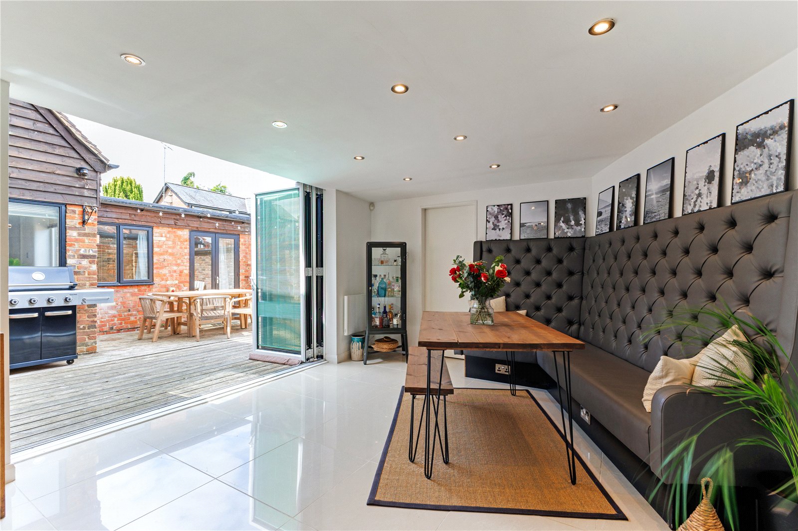 2 bedroom detached house for sale 0