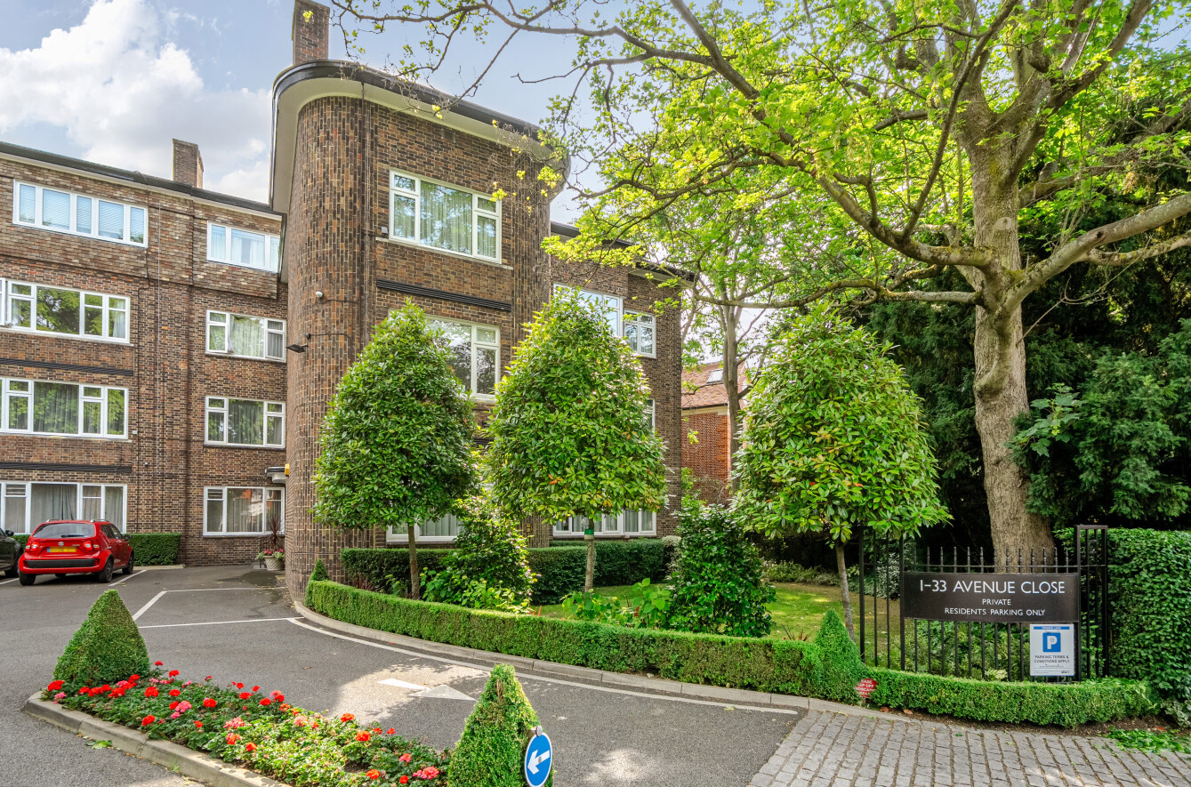 3 bedroom flat for sale 0