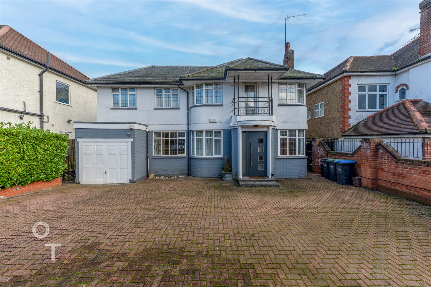 4 bedroom detached house for sale 0
