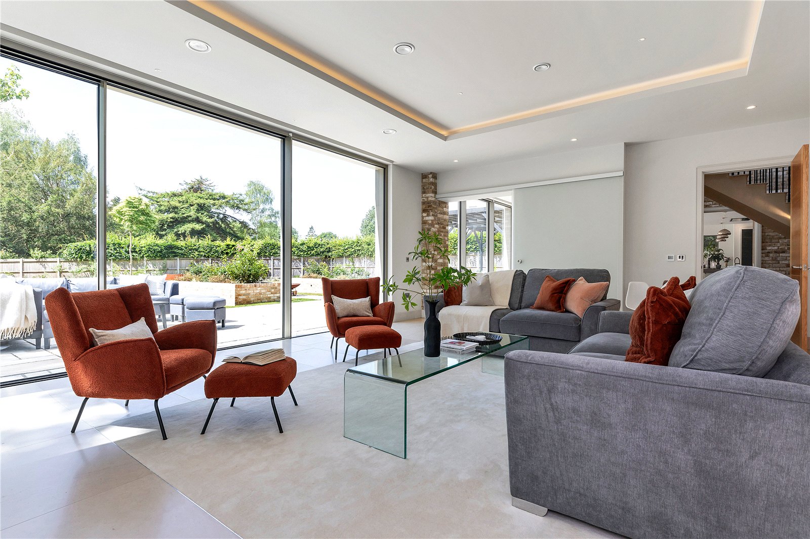 5 bedroom detached house for sale 0