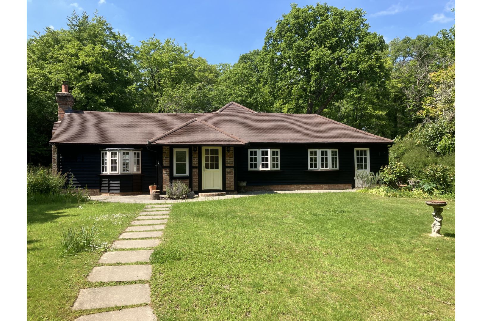 4 bedroom detached bungalow for sale 0