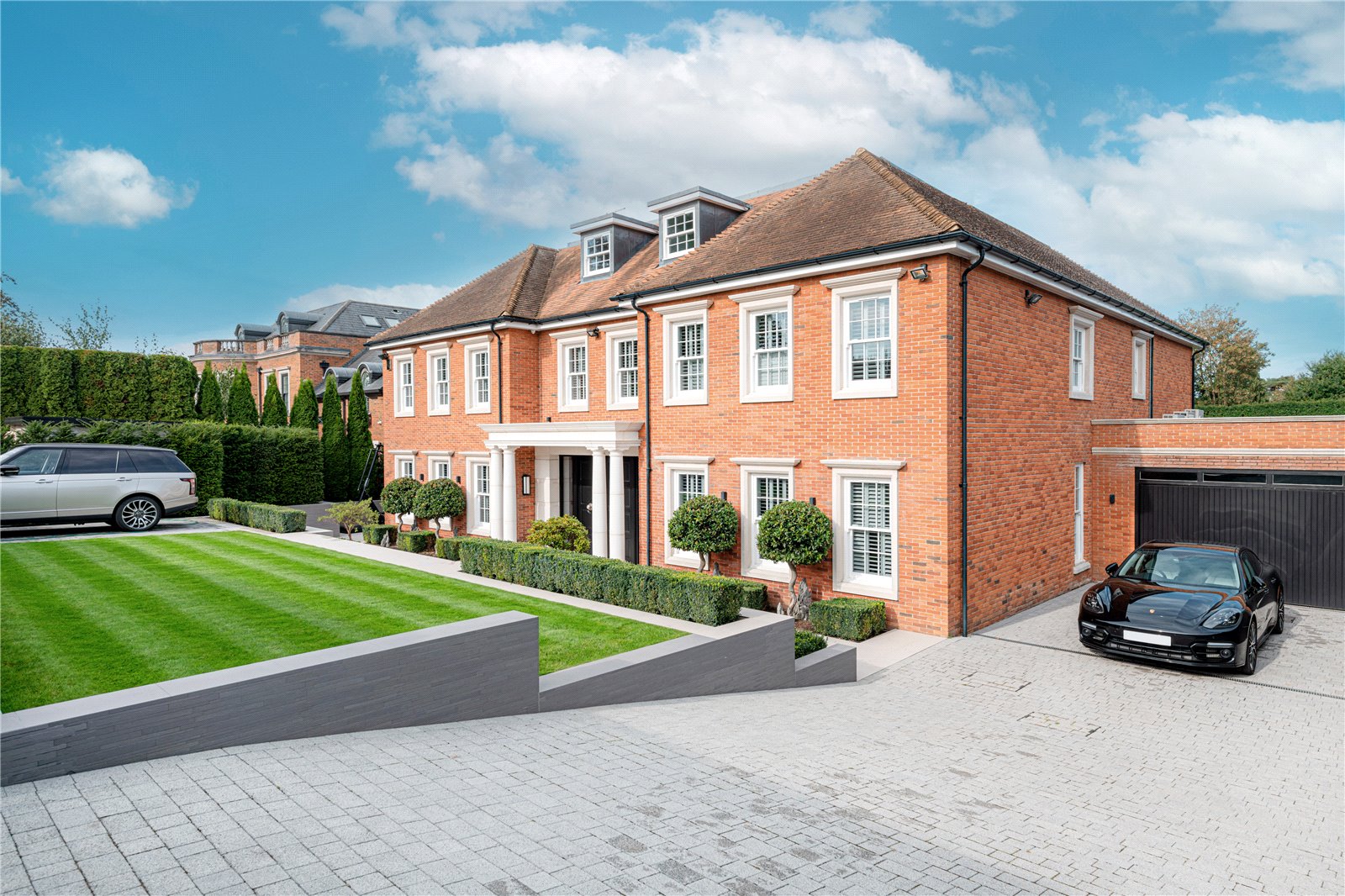 6 bedroom detached house for sale