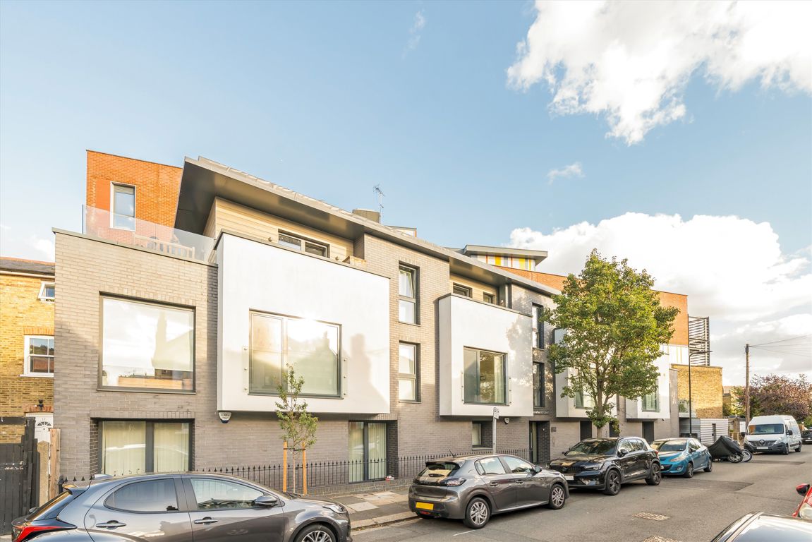 Flat 5, Denehurst Court, 16, Denehurst Gardens, London photo 5