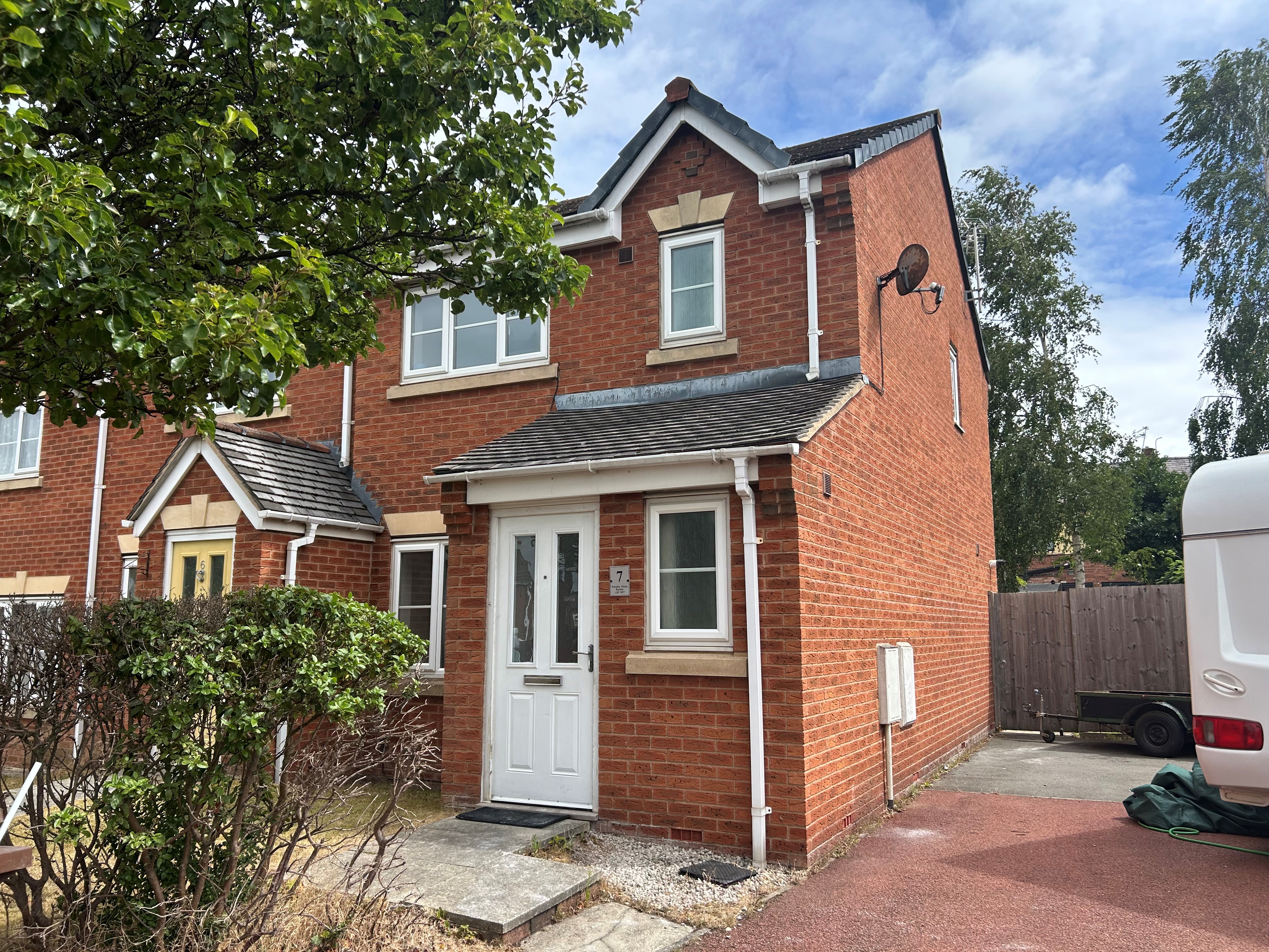 7, Bootle photo 3
