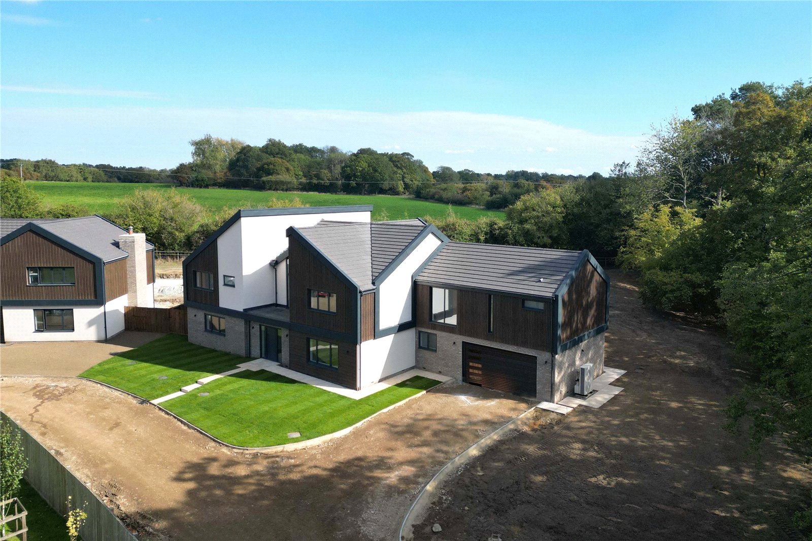 5 bedroom detached new house for sale 0