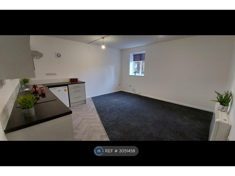 Flat, Kingston Court Shopping Arcade Walsall Road, Cannock photo 3